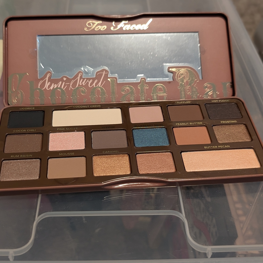 Too Faced Brown and Gold Eyeshadow Palette